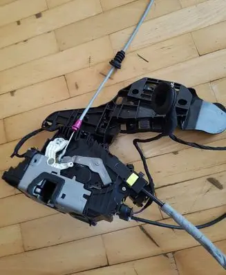 Mercedes-Benz GLS X166 Front door lock A1667332014 924822101