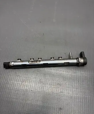 BMW 5 F10 F11 Fuel main line pipe 7809128 0445214183 708655