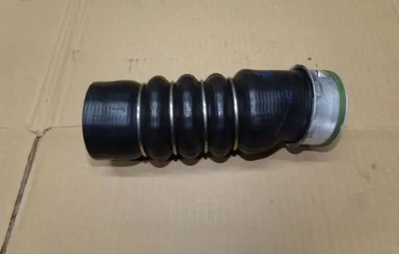 Volkswagen PASSAT B6 Intercooler hose/pipe 3C0145834L