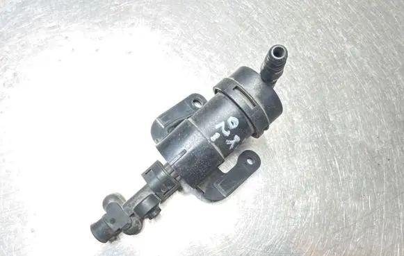Saab 9-5 Headlight washer spray nozzle E11015022