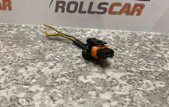 Volvo S60 Fuel injector wires 