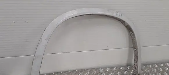 Front arch trim
