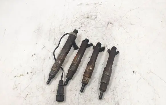 Volkswagen PASSAT B4 Fuel injectors set 028130201J