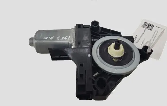 Volvo S60 Front door window regulator motor 966269102 100417