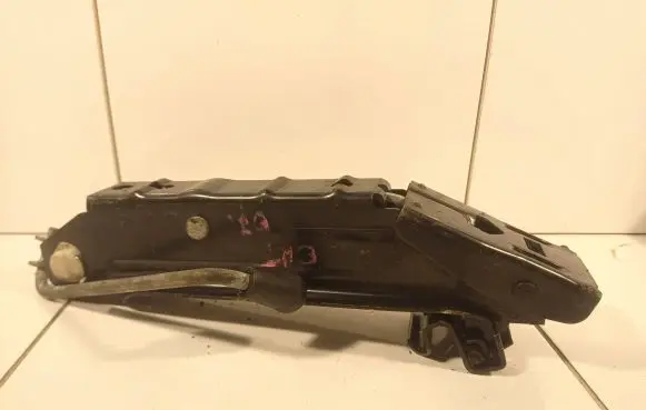 Skoda Octavia Mk2 (1Z) Lift Jack 1K0011031K
