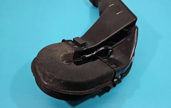 Intake resonator