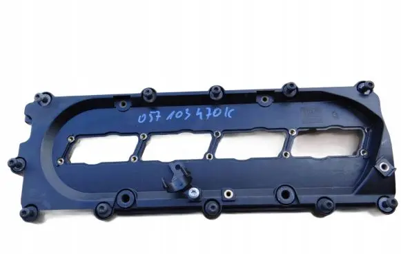 Audi Q7 4L Rocker cam cover 057103470K