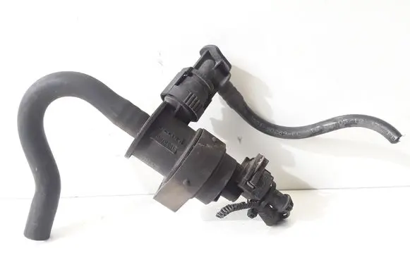 Volvo S40 Turbo solenoid valve 8653909