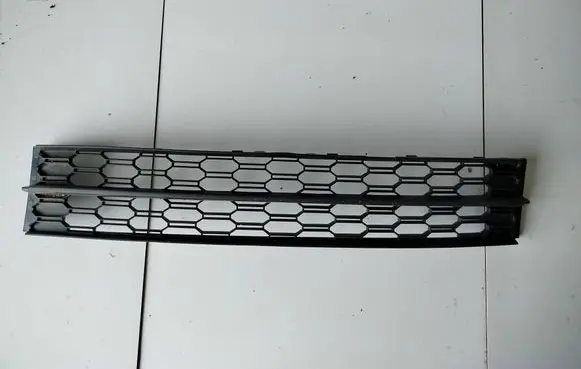 Skoda Octavia Mk3 (5E) Front bumper lower grill 5E0853677