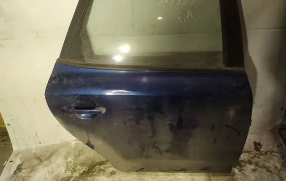 KIA Ceed Rear door melynos