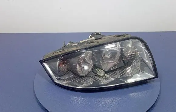 Audi A2 Headlight/headlamp 8Z0941004H