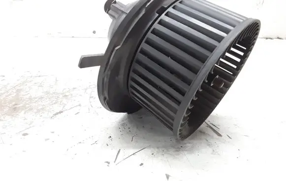 Volkswagen Jetta V Heater fan/blower 35987694C