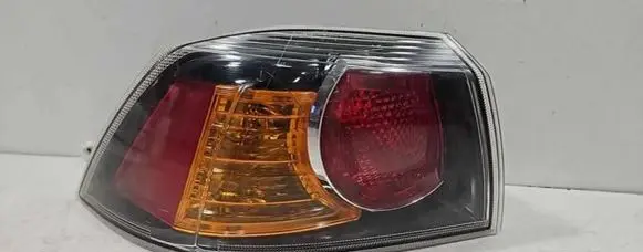 Mitsubishi Lancer VIII Rear/tail lights P5613