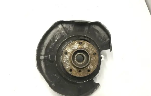 BMW 6 E63 E64 Rear wheel hub 6775079