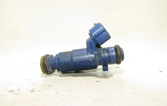 Hyundai ix20 Fuel injector 353102b000