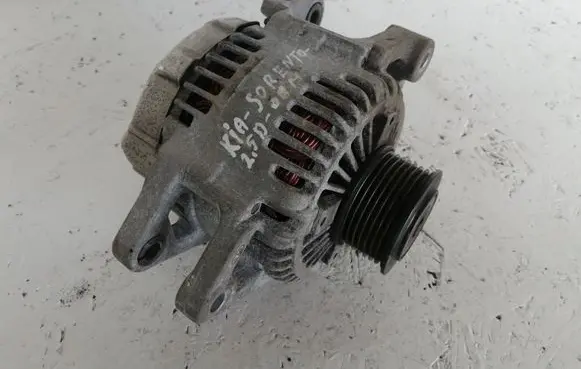 KIA Sorento Generator/alternator 373004A300