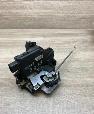 Audi A4 S4 B6 8E 8H Front door lock 8E2837015C
