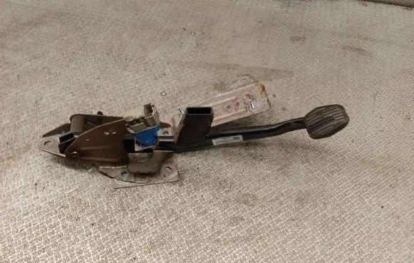 Ford Focus Brake pedal BV612467GB
