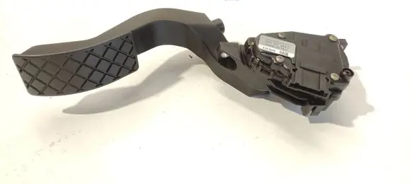 Volkswagen PASSAT B5.5 Accelerator throttle pedal 8D1721523J 00837603
