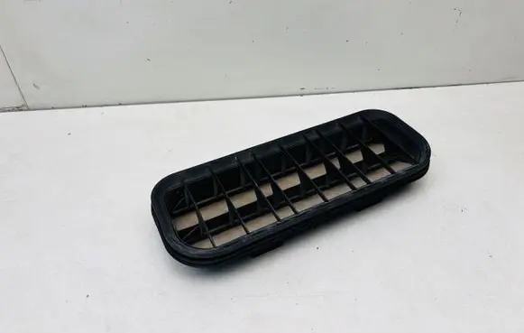 Volkswagen Amarok Quarter panel pressure vent 7H0819181A