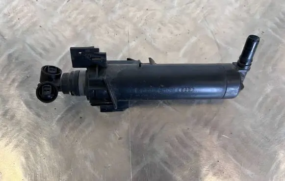 Audi RS5 Headlight washer spray nozzle 8T0955101D