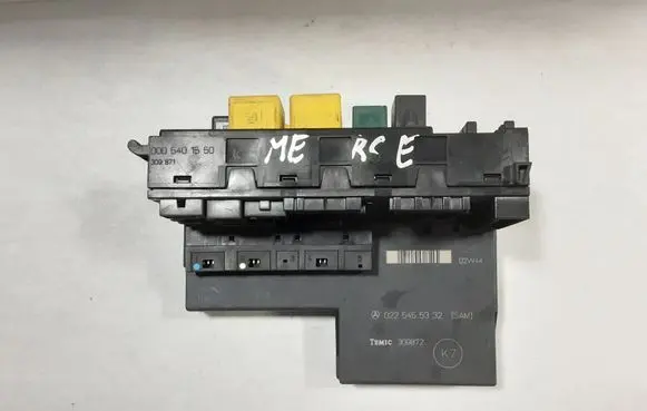 Mercedes-Benz E W210 Fuse module 0225455332