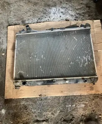 Suzuki Grand Vitara II Coolant radiator