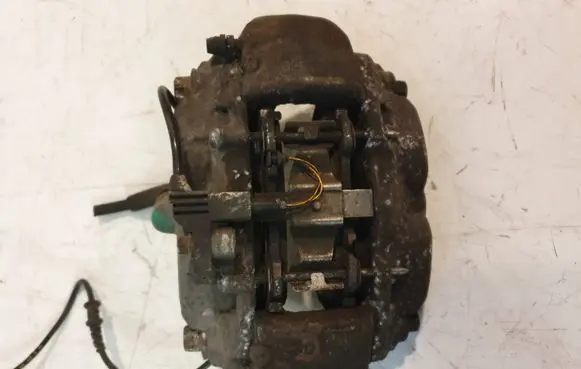 Mercedes-Benz CLS C219 Front brake caliper