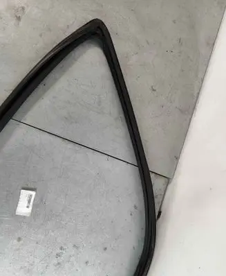 Ram 1500 Rubber seal front door window/glass 68285726AE