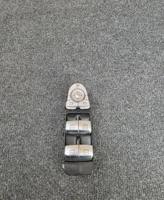 Mercedes-Benz C W205 Electric window control switch A2059057211 00138654 ZGS008