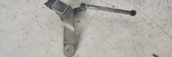 Headlight/headlamp level sensor