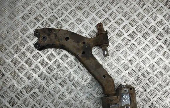 Honda CR-V Front lower control arm/wishbone