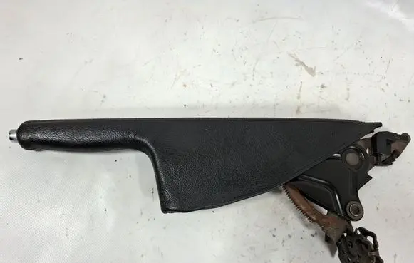 Volkswagen PASSAT B5 Hand brake release handle 