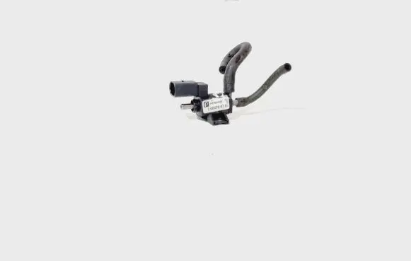 Volkswagen Golf V Vacuum valve 70047008 6116315