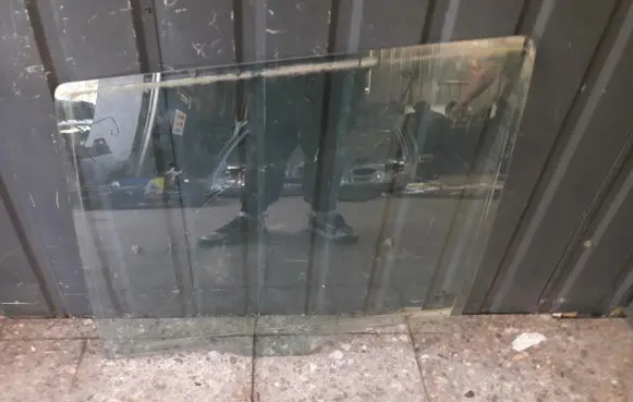 Peugeot 406 Rear side window