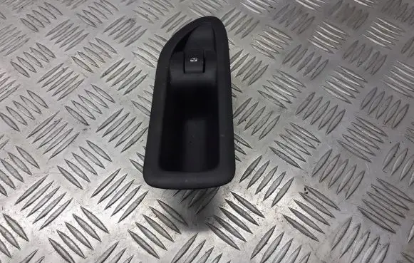Renault Laguna II Quarter vent window switch 8200016014