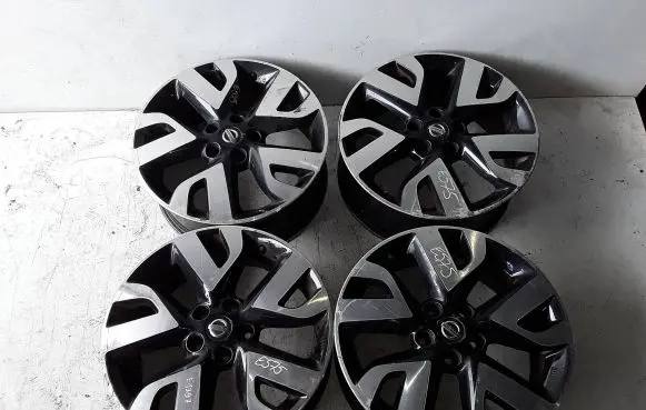 Nissan Juke I F15 R18 alloy rim 403008X80A