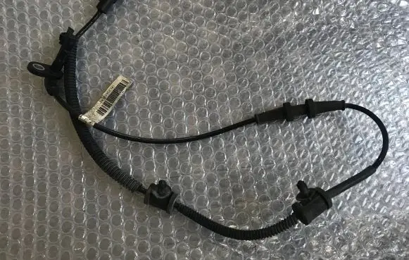 Opel Insignia A ABS brake wheel speed sensor 23483145