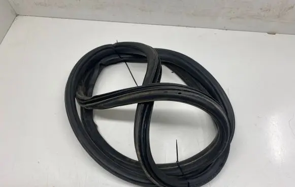 BMW X3 E83 Rubber seal rear door