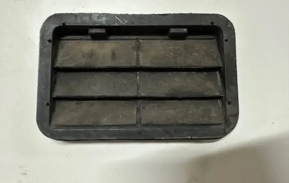 Ford Explorer Quarter panel pressure vent 