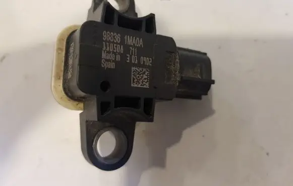 Nissan Juke I F15 Airbag deployment crash/impact sensor 988361MA0A
