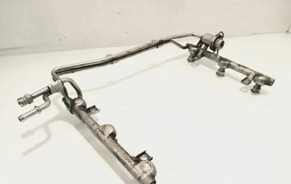 Audi A4 S4 B6 8E 8H Fuel main line pipe 06c133681j