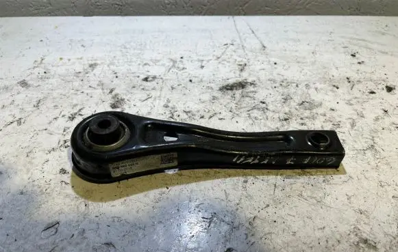 Volkswagen Golf VII Engine mounting bracket 5Q0199855N 31082018