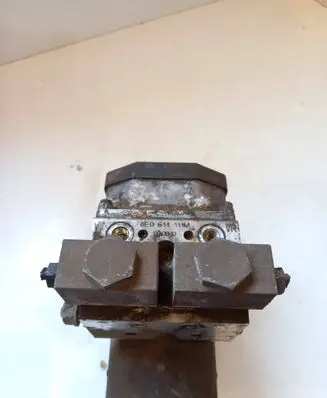 Audi A4 S4 B5 8D ABS Pump 8E0614111M
