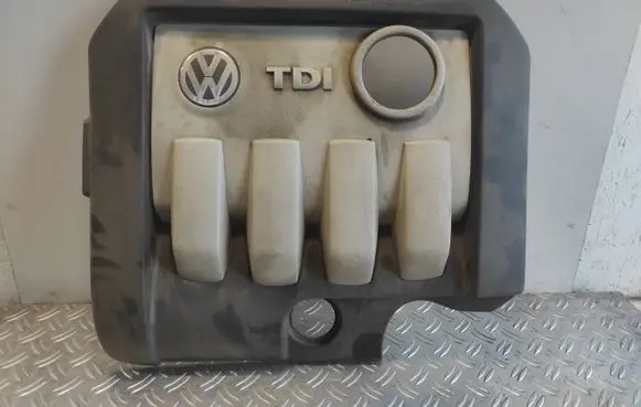 Volkswagen PASSAT B6 Engine cover (trim) 03G103923AN 03G103925