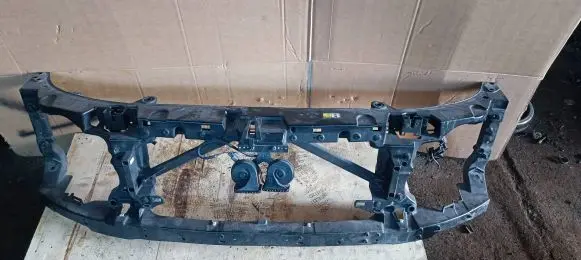 Land Rover Discovery 4 - LR4 Radiator support slam panel