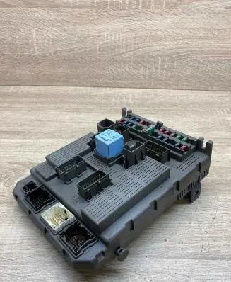Citroen C5 Fuse module 9647448280