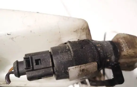 Audi A6 S6 C6 4F Windscreen/windshield washer pump 
