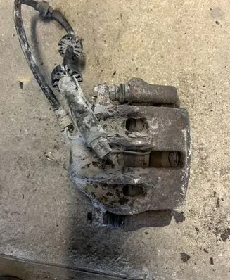 Peugeot 607 Front brake caliper