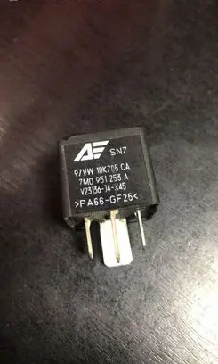 Volkswagen PASSAT B5 Other relay 7m0951253a
